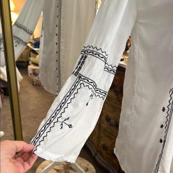 Raj Navy Blue and White Embroidered Tunic with Mandarin Collar - Picture 4 of 11